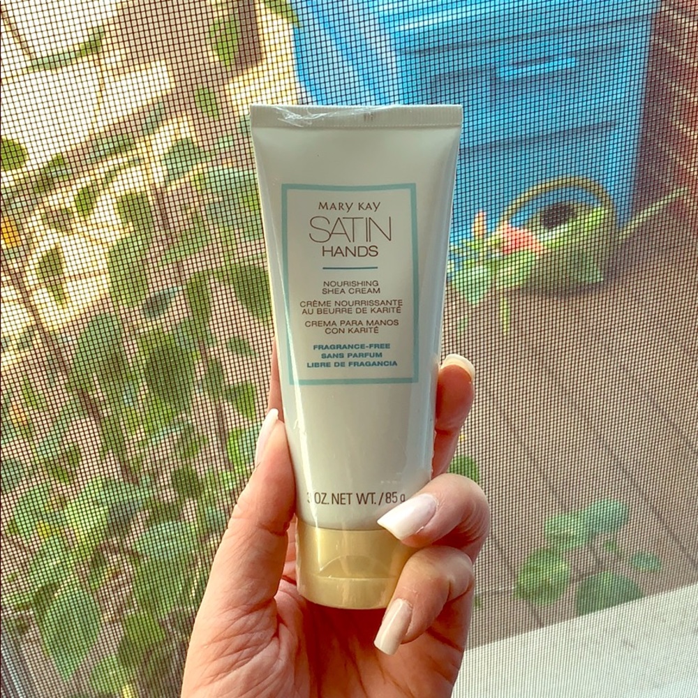 Mary-Kay Satin Hands